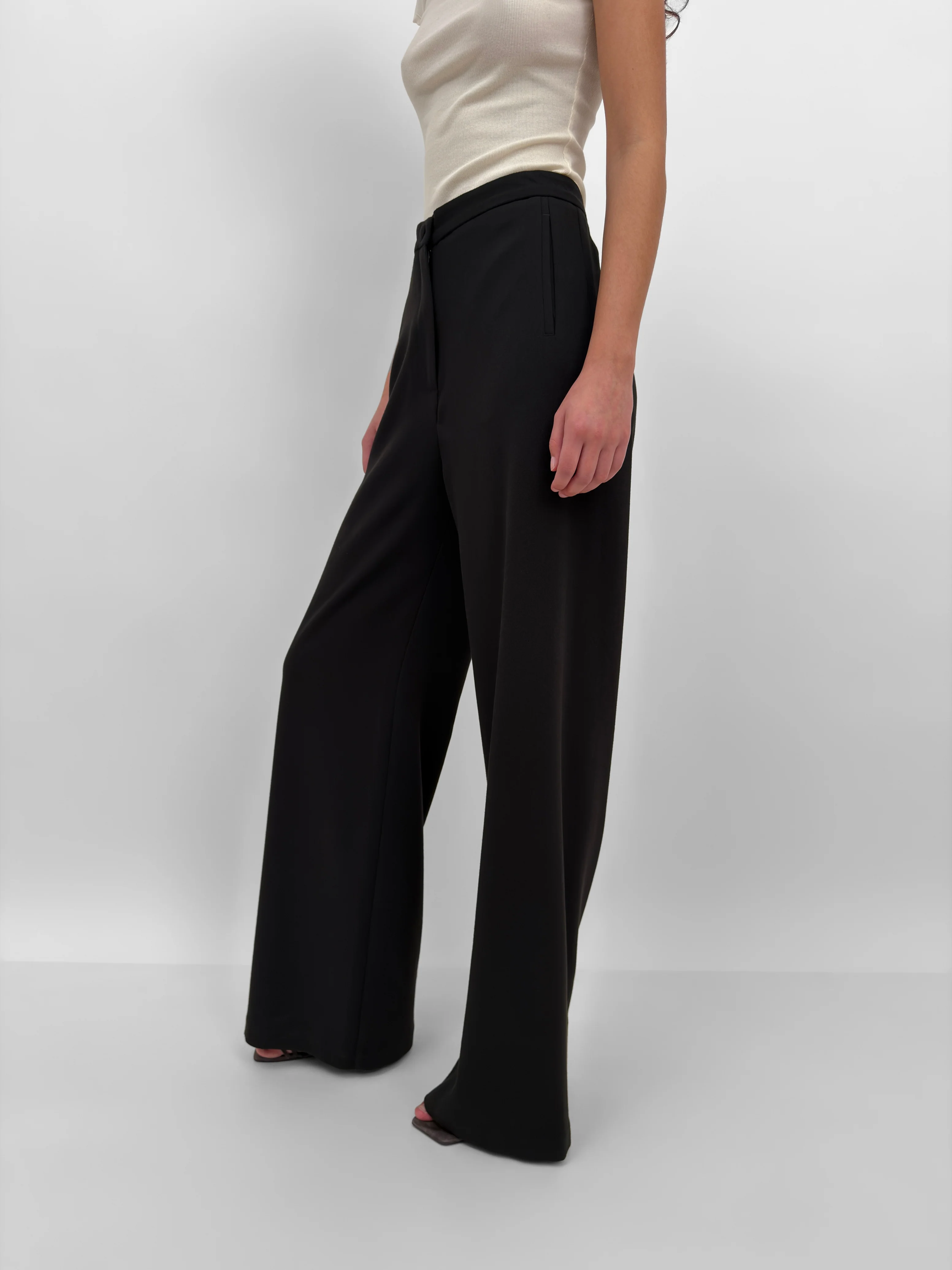 The Sini soft suiting pant - Image 4