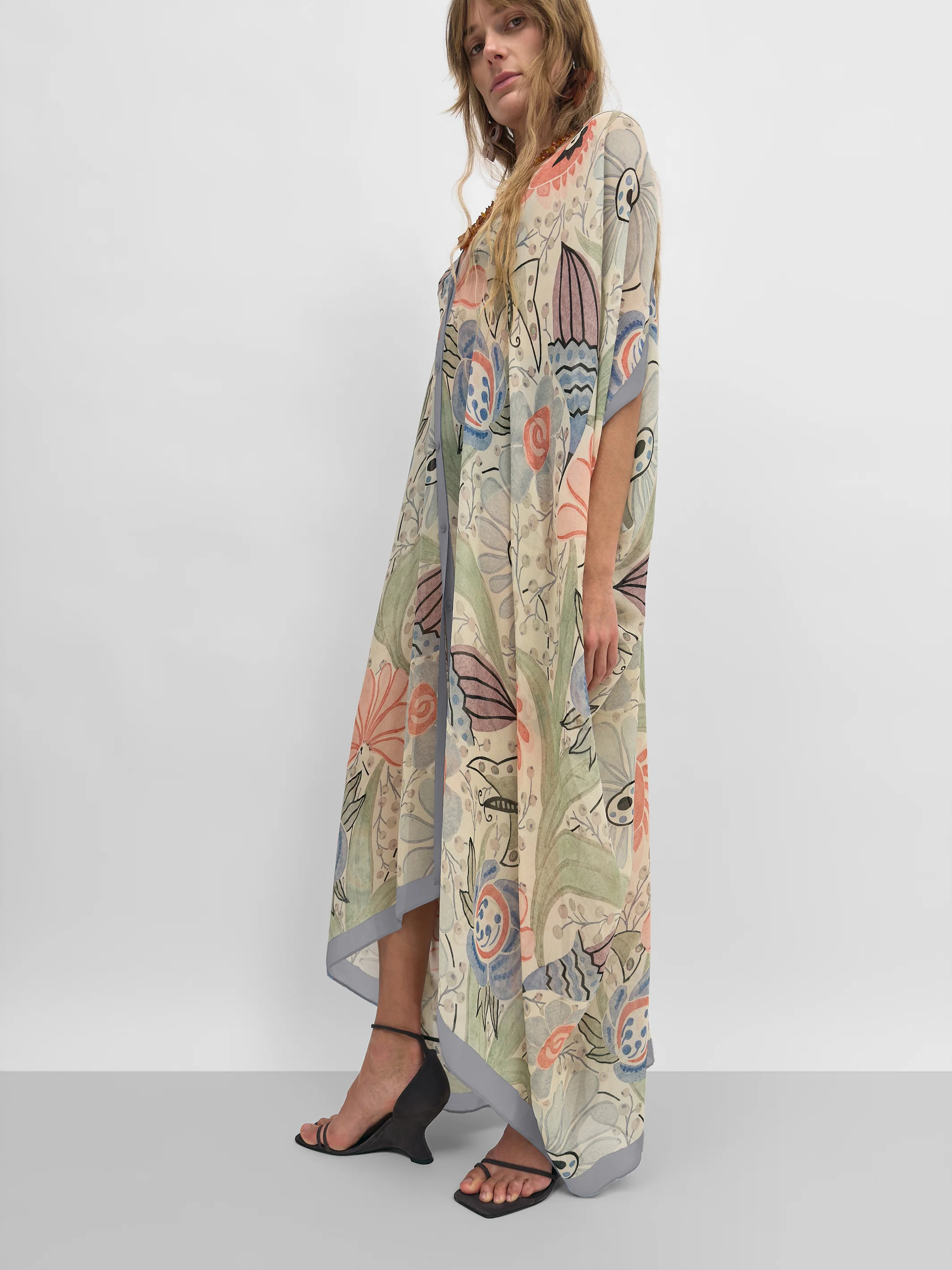 The Agave silk caftan in Ducharne - Image 4