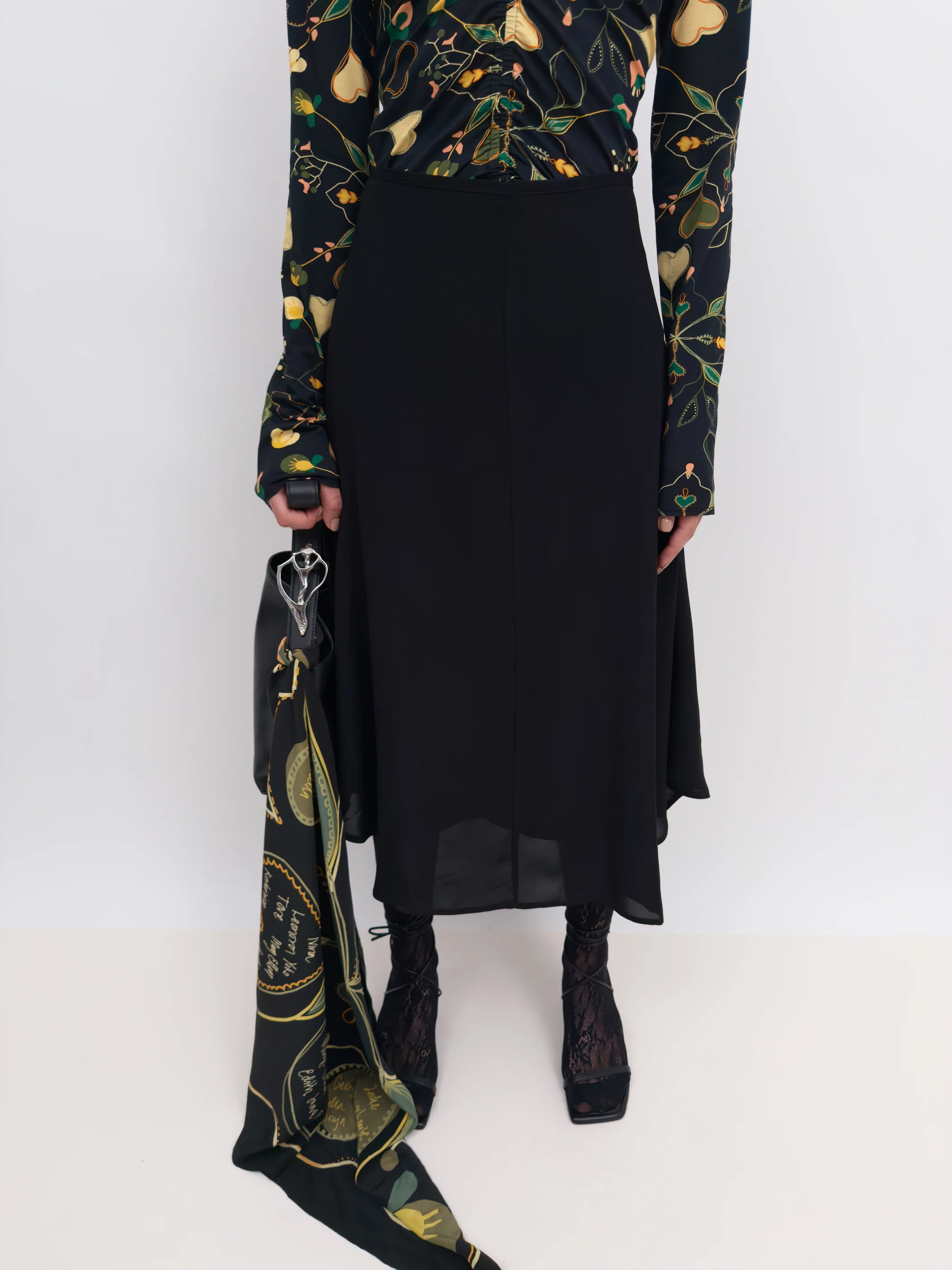 The Amalia fluid crepe skirt - Image 3