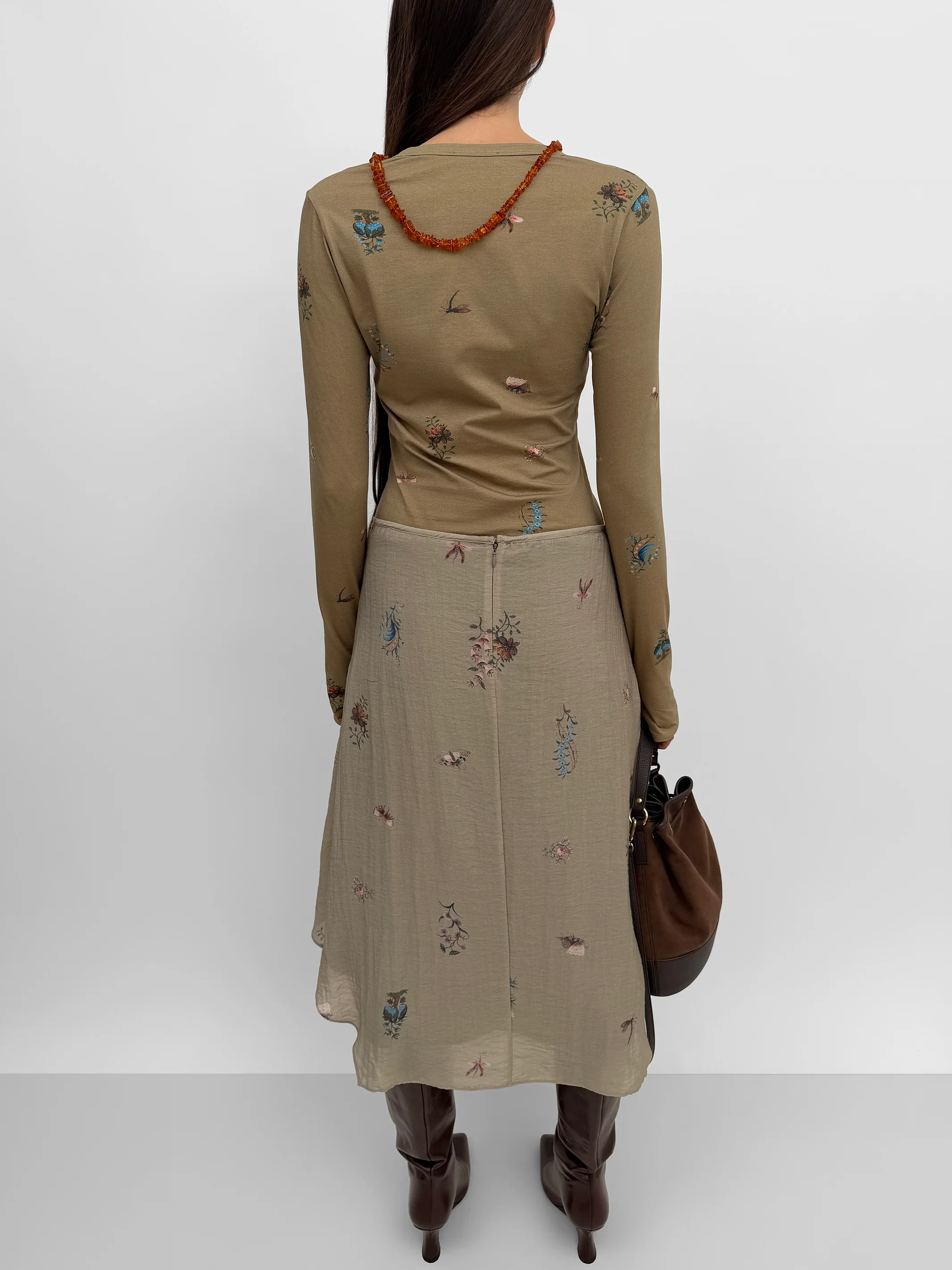 The Amalia fluid skirt in Duchess - Image 4