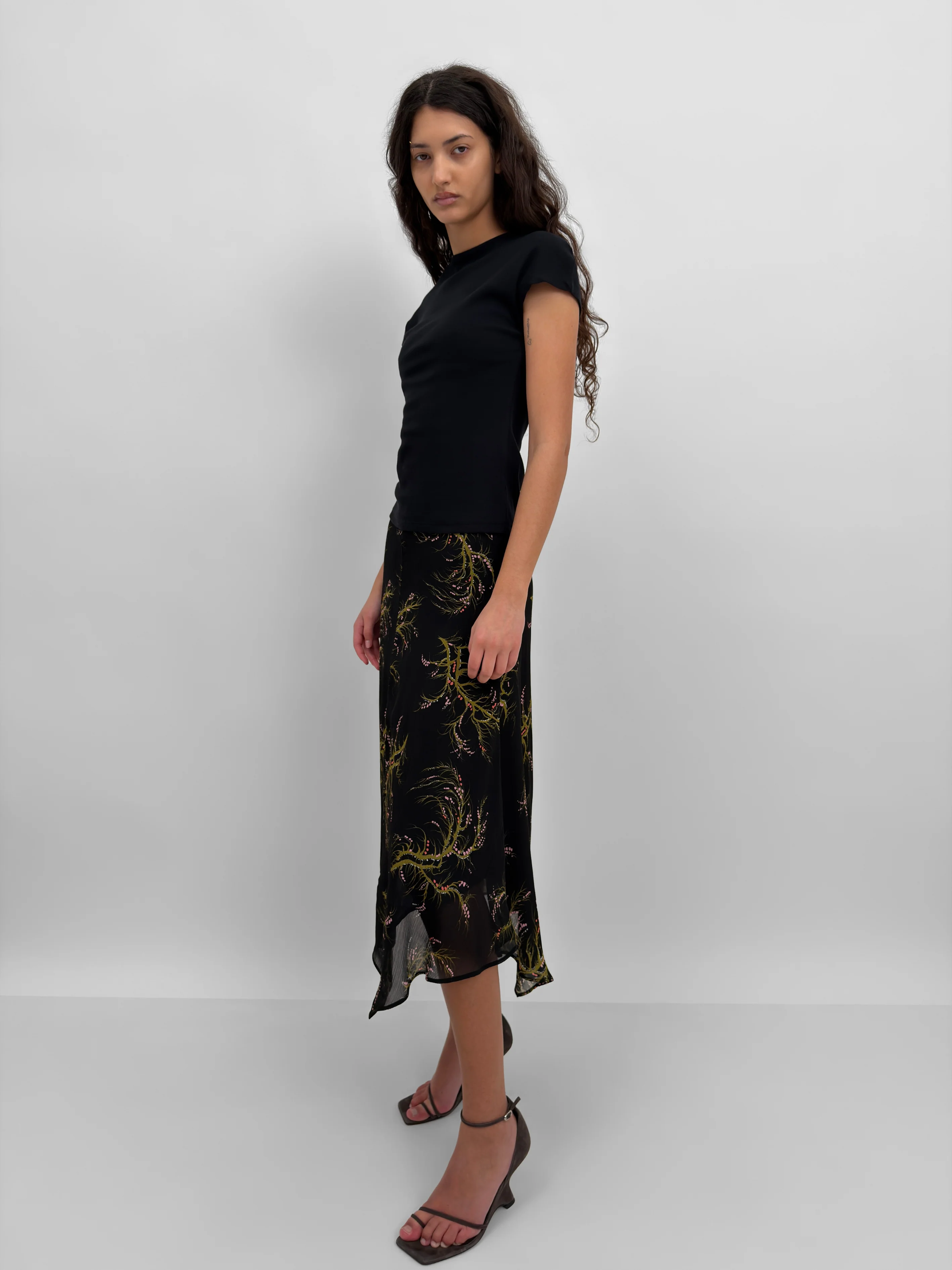 The Amalia fluid skirt in Seaweed - Image 3