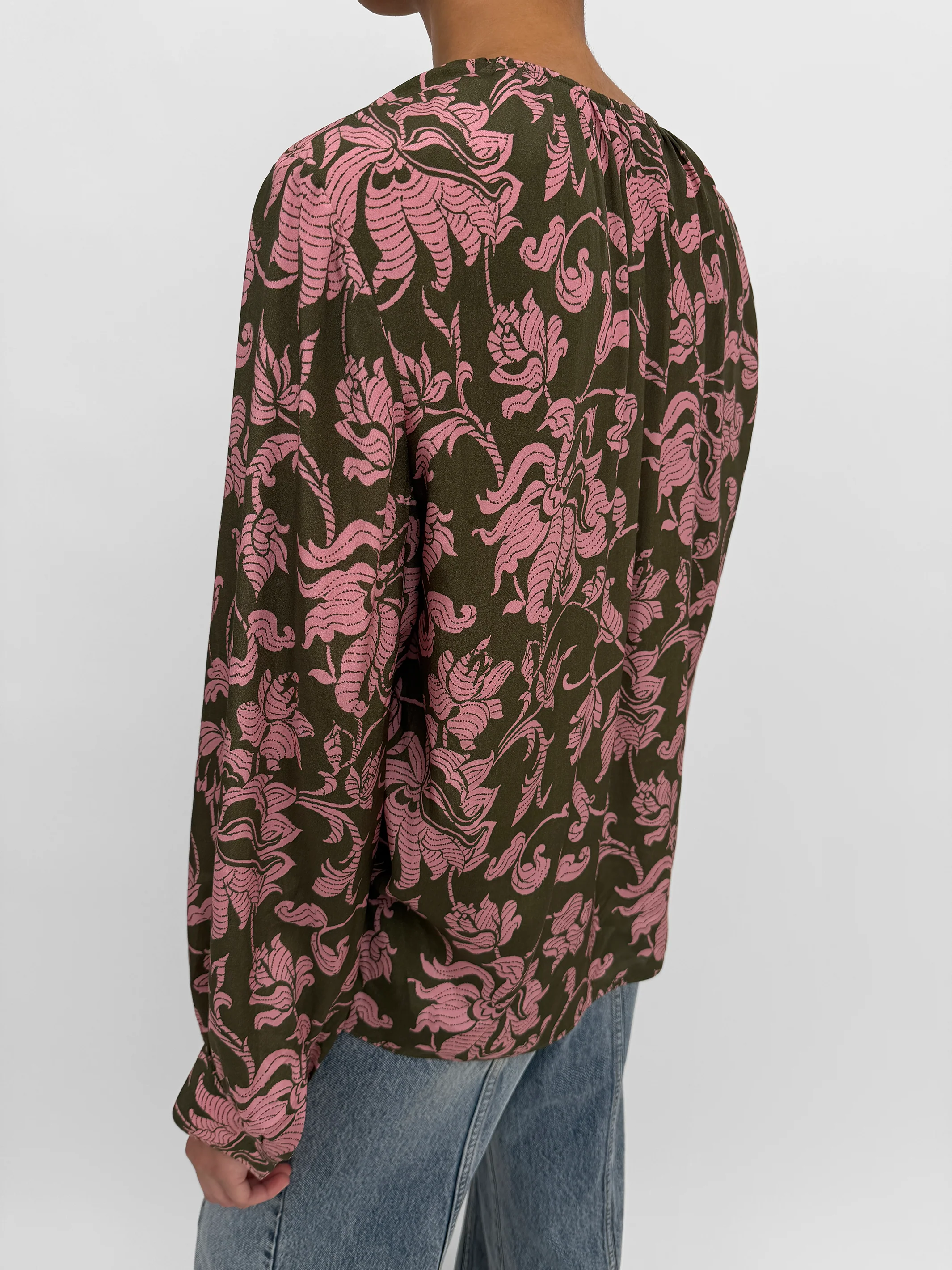 The Baily raglan blouse in French Lily - Image 3