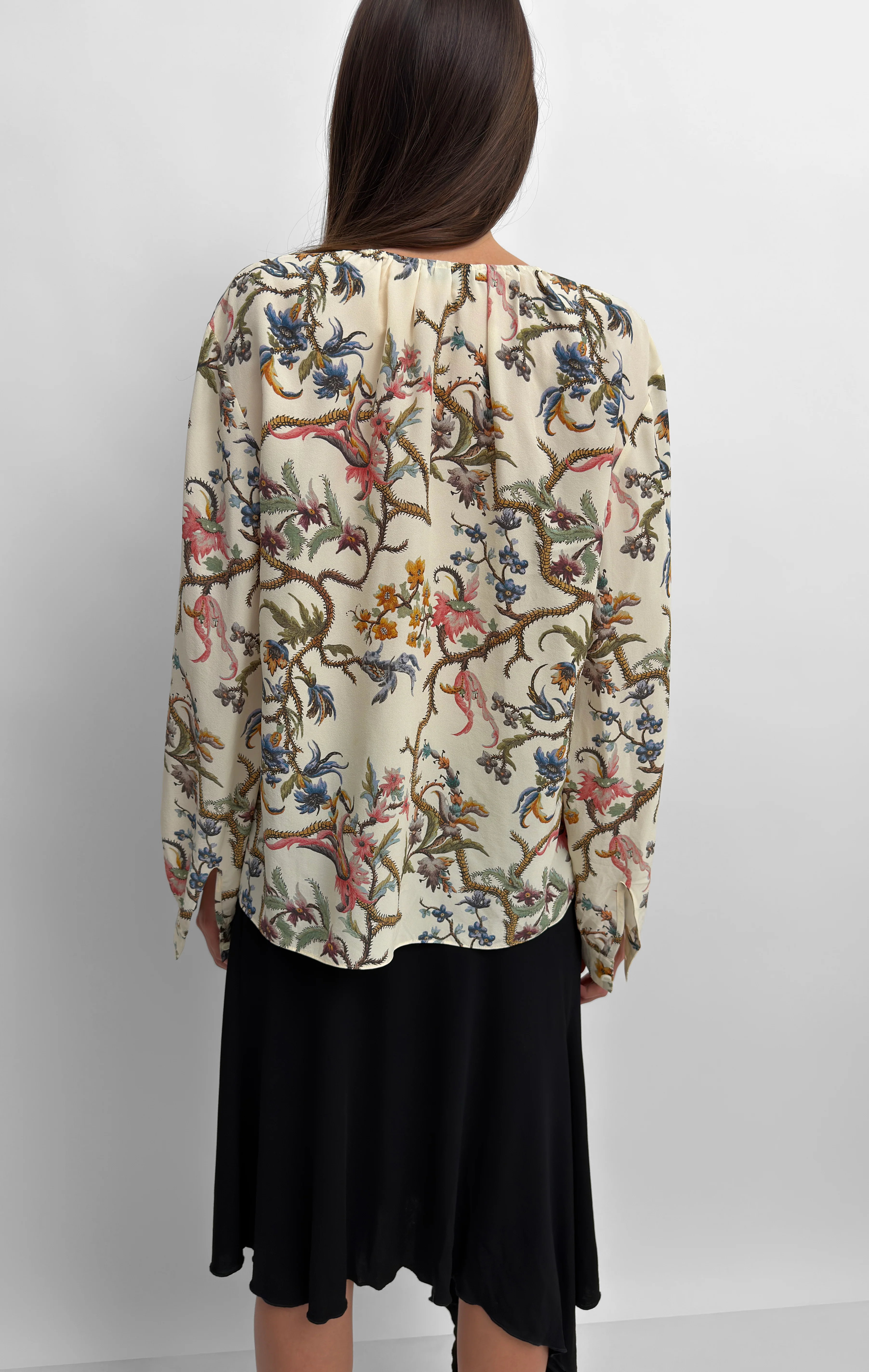 The Baily raglan blouse in Trailing - Image 4