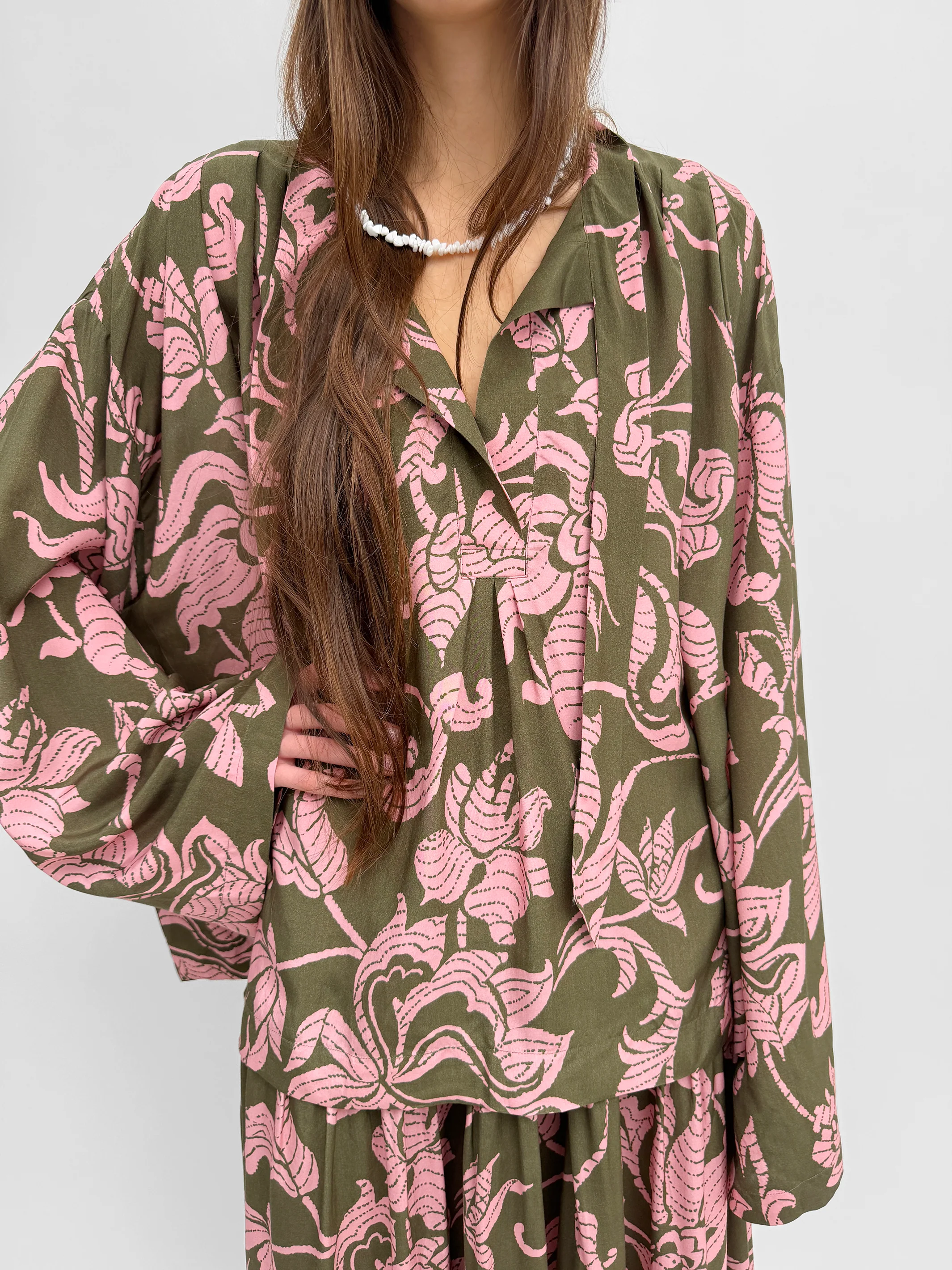 The Denali over-dimensioned blouse in French Lily - Image 3