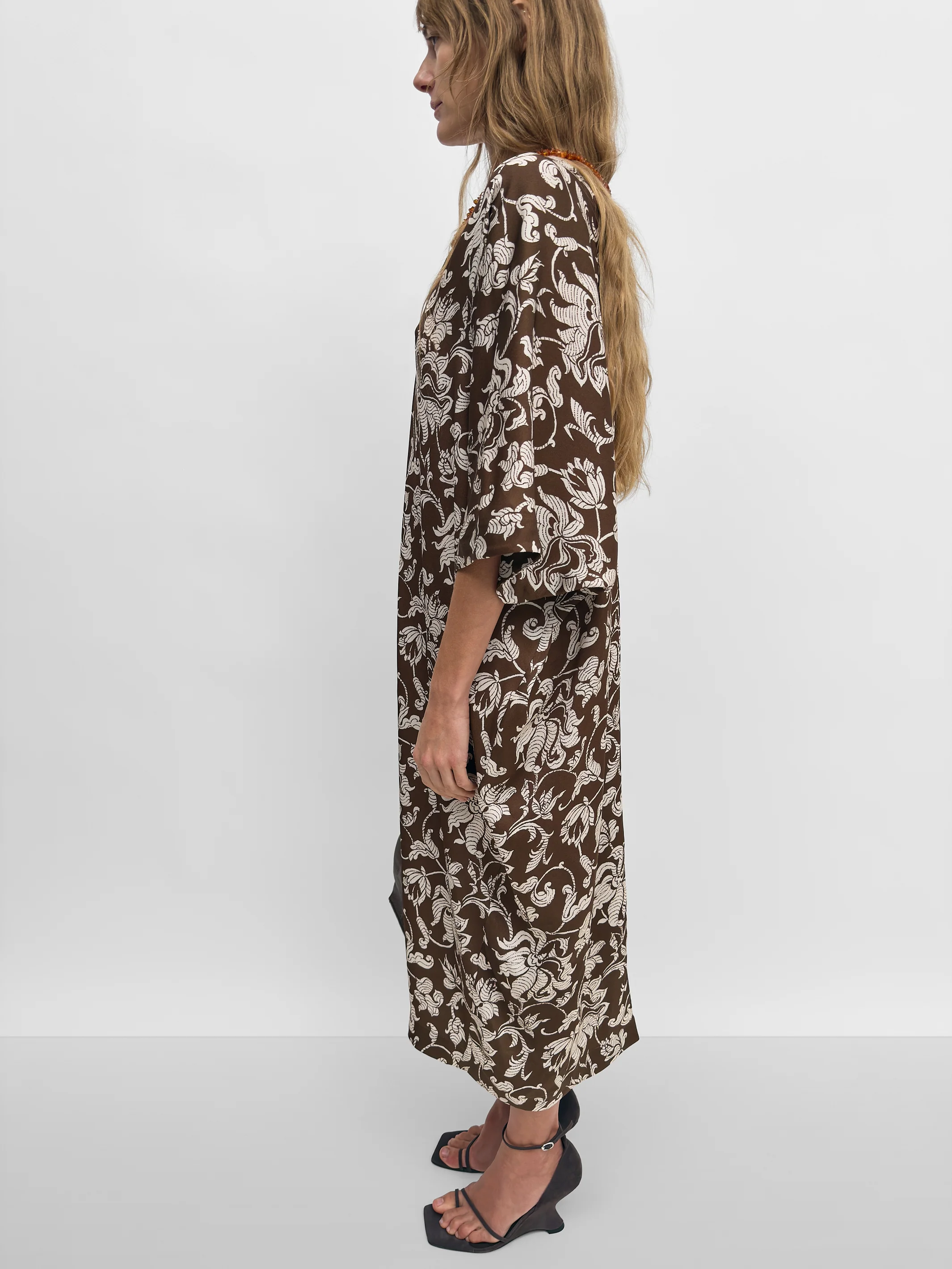 The Isola caftan dress in French Lily - Image 3