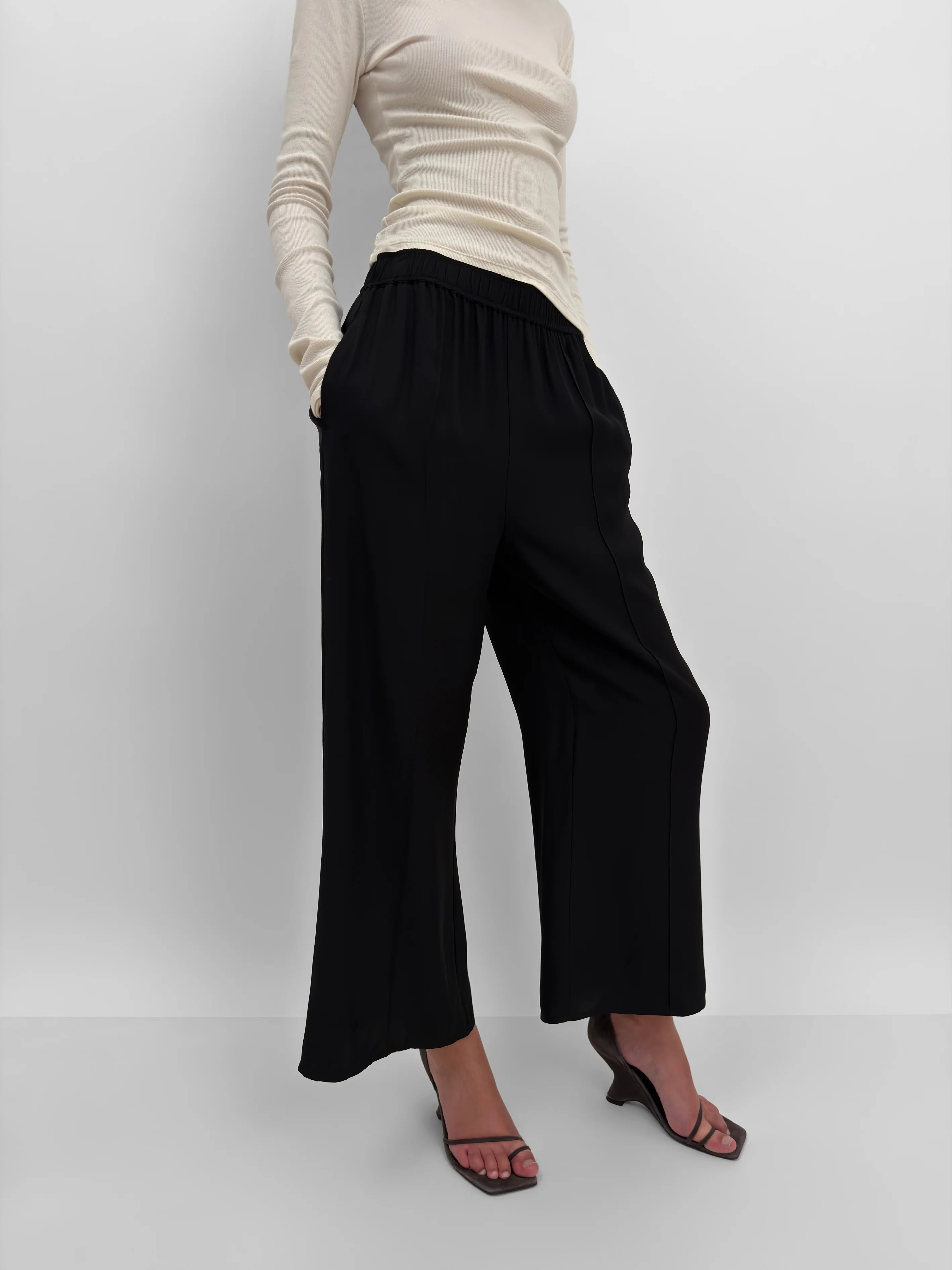 The Ezra crop pant - Image 3