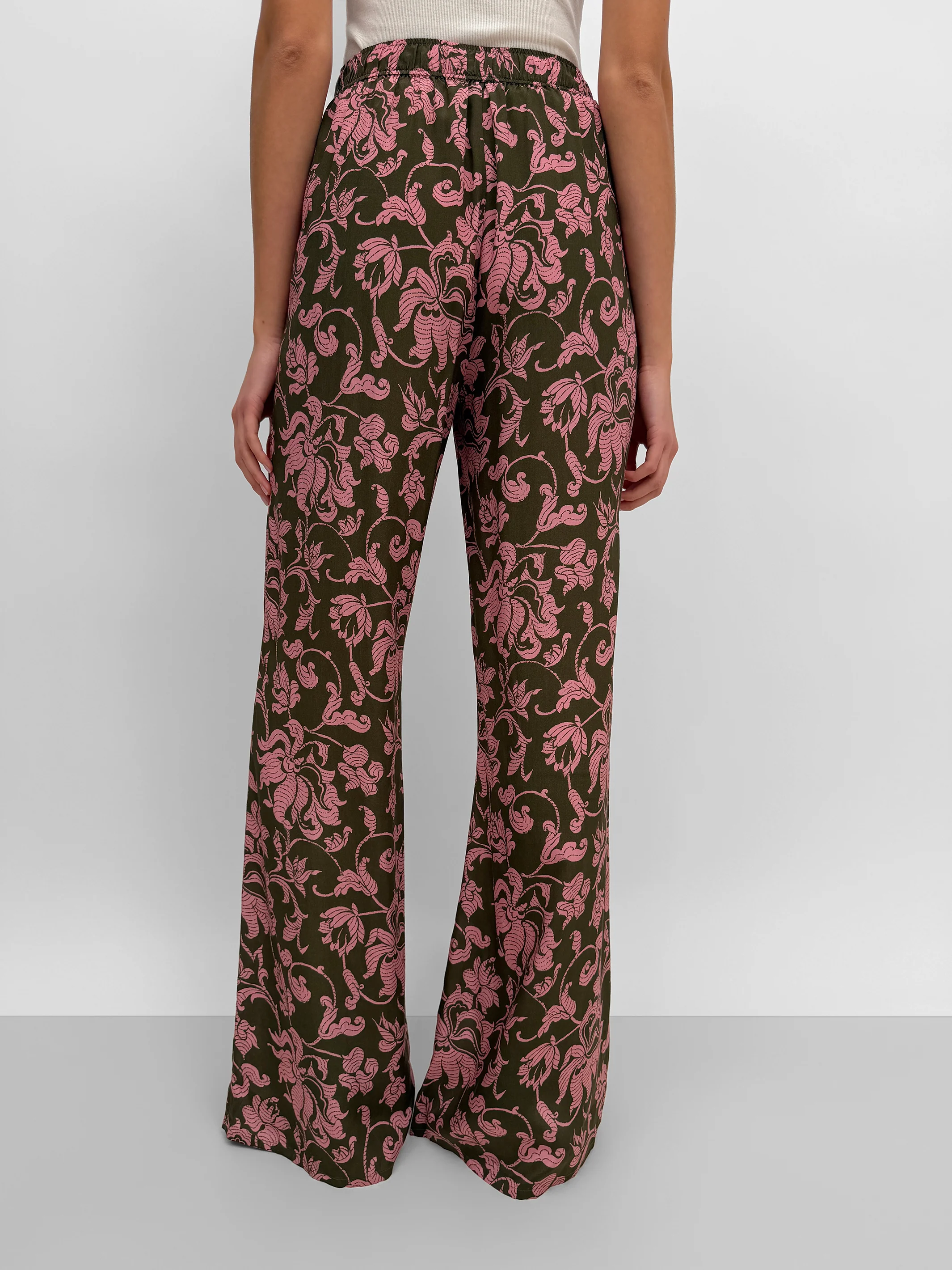 The Ezra dressed track pant in French Lily - Image 3