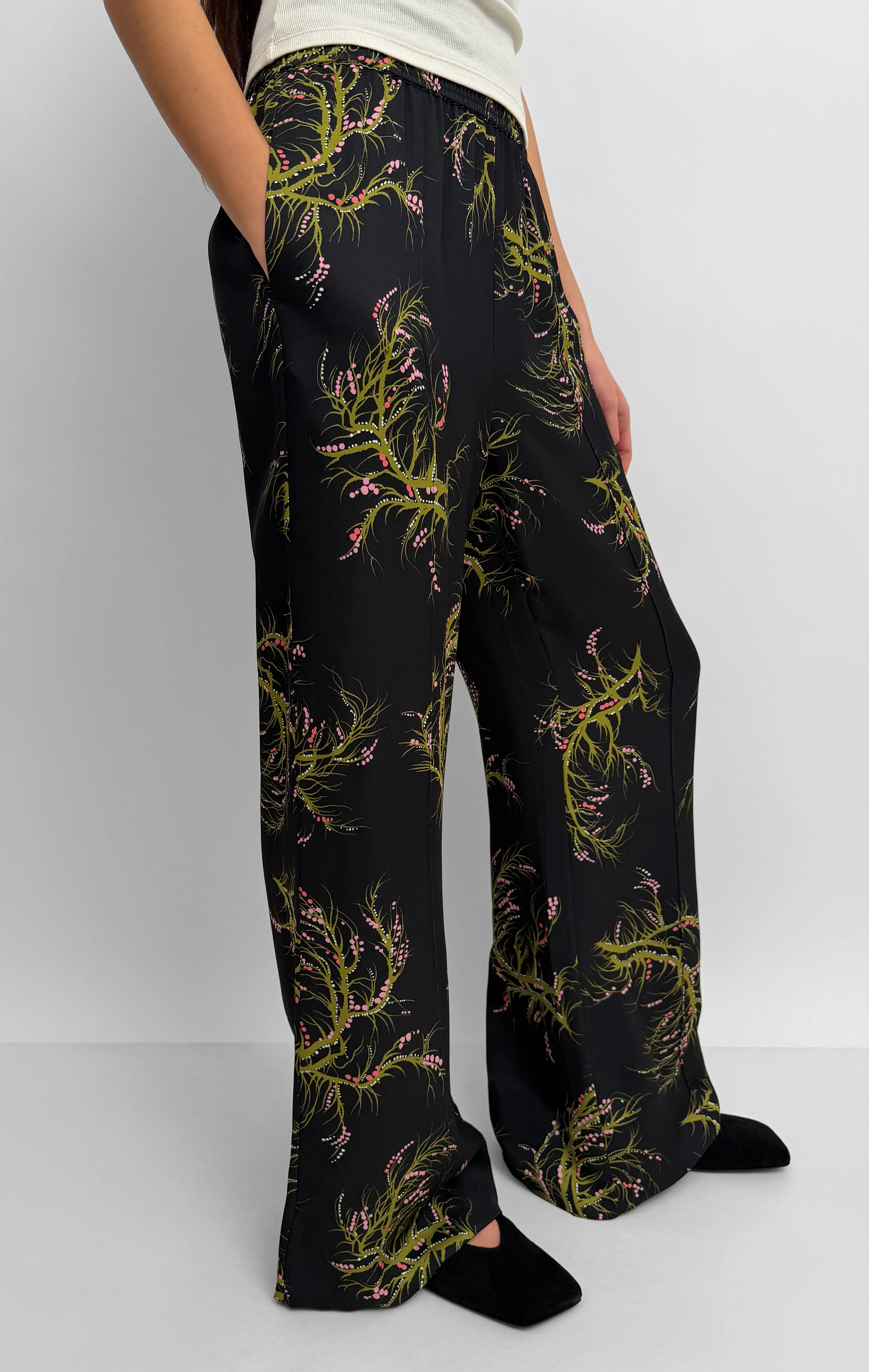 The Ezra dressed track pant in Seaweed - Image 2