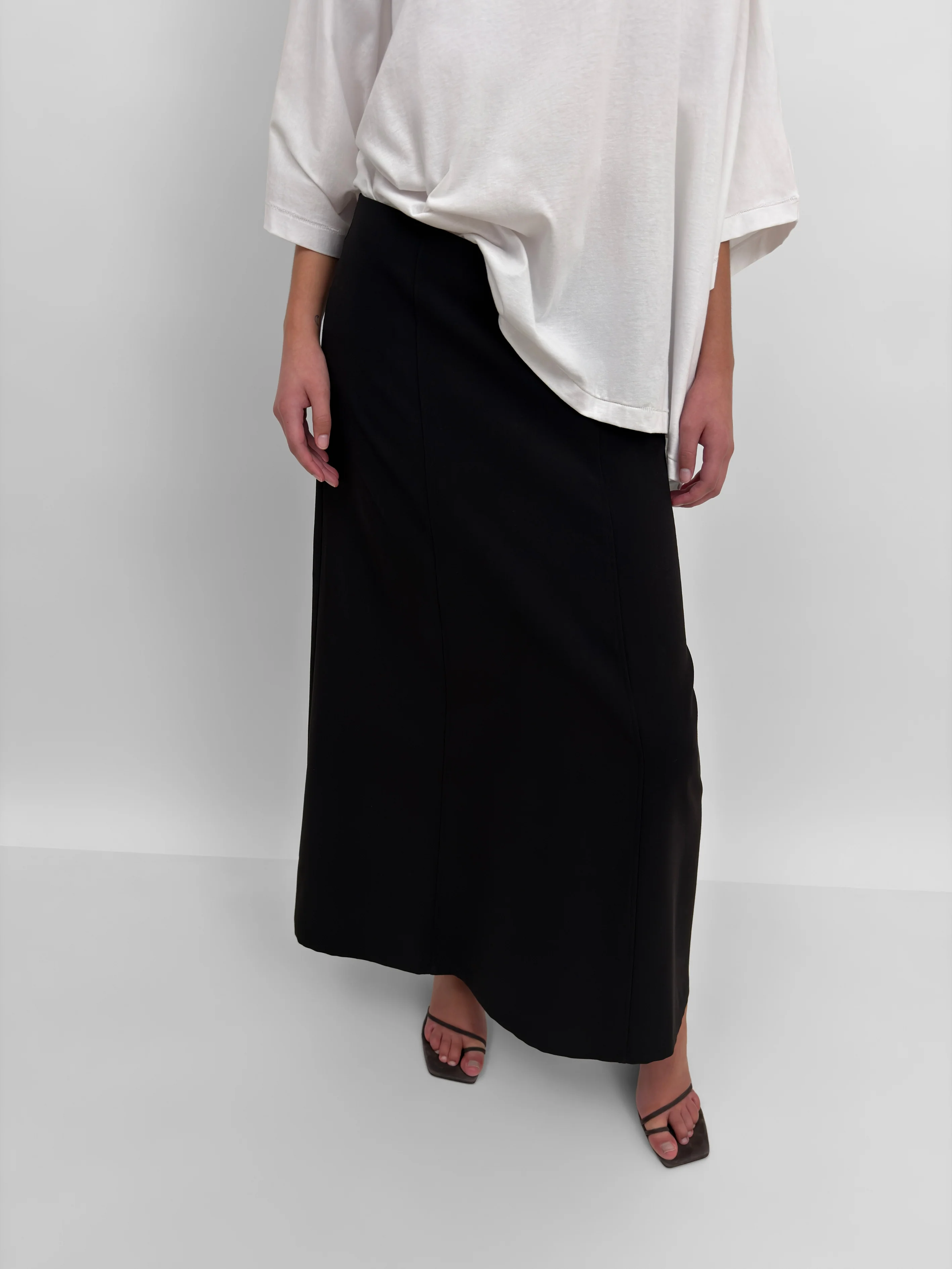 The Marielle fluid bell skirt - Image 3