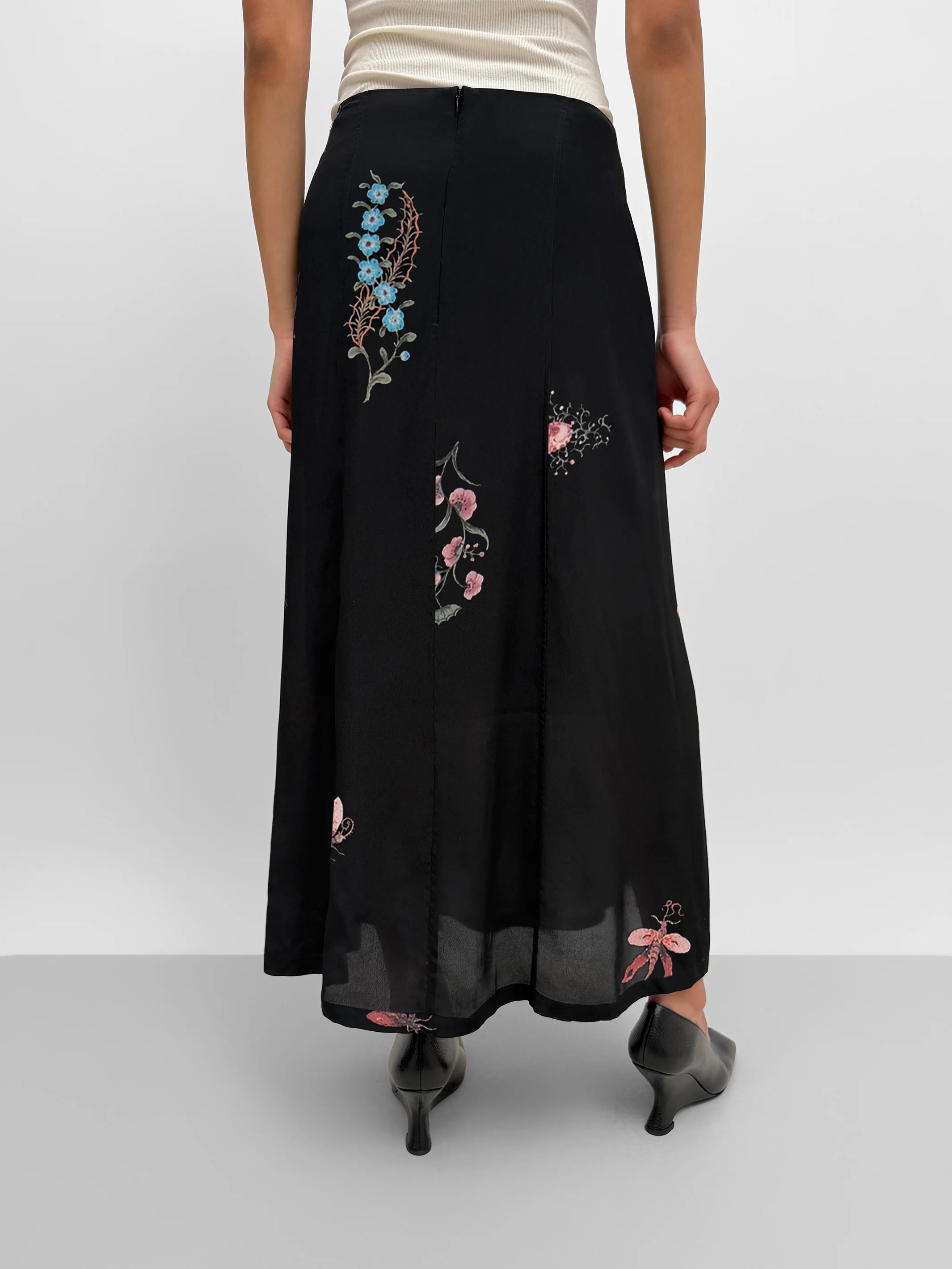 The Marielle fluid bell skirt in Duchess - Image 3