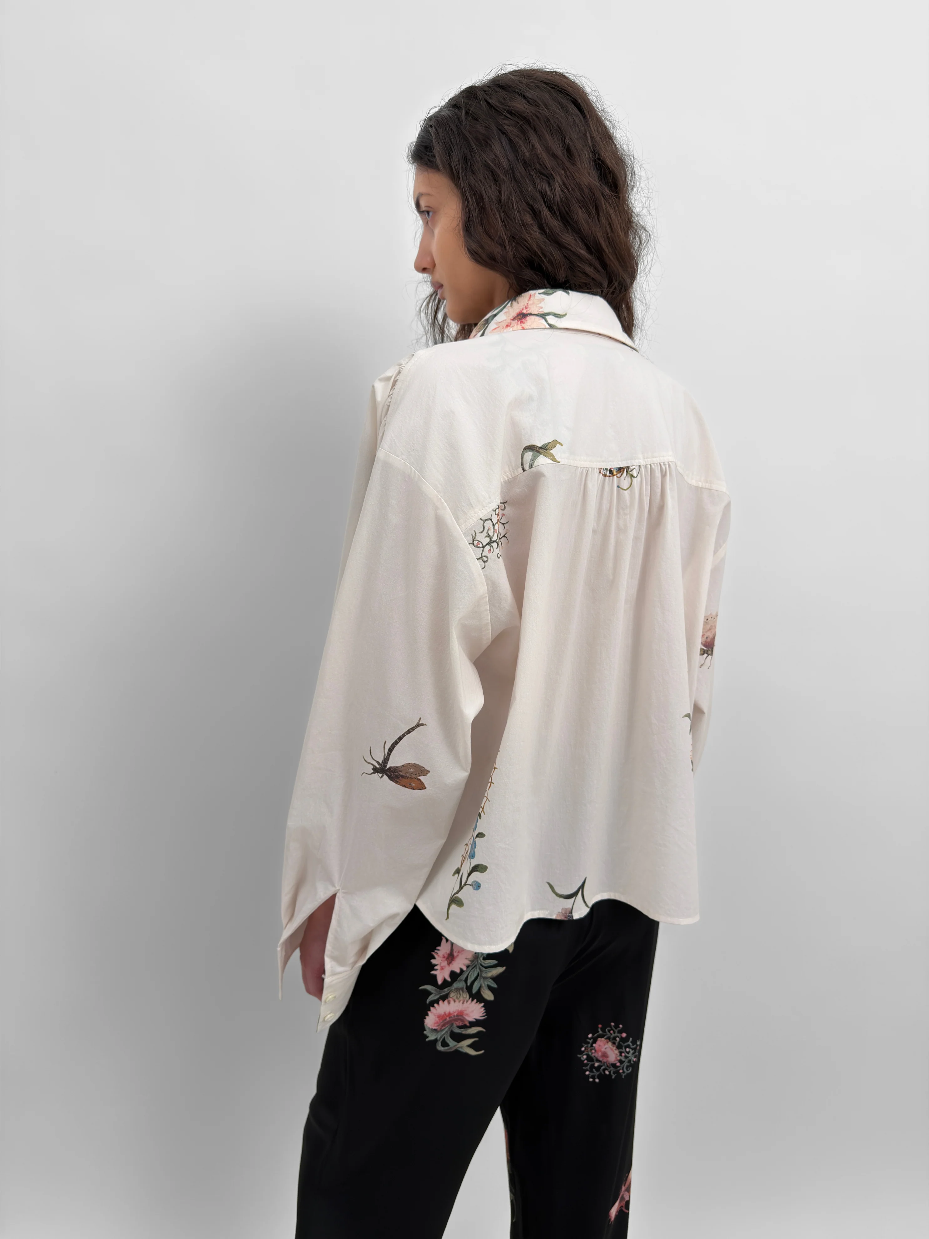 The Taylor poplin cropped shirt in Duchess - Image 4