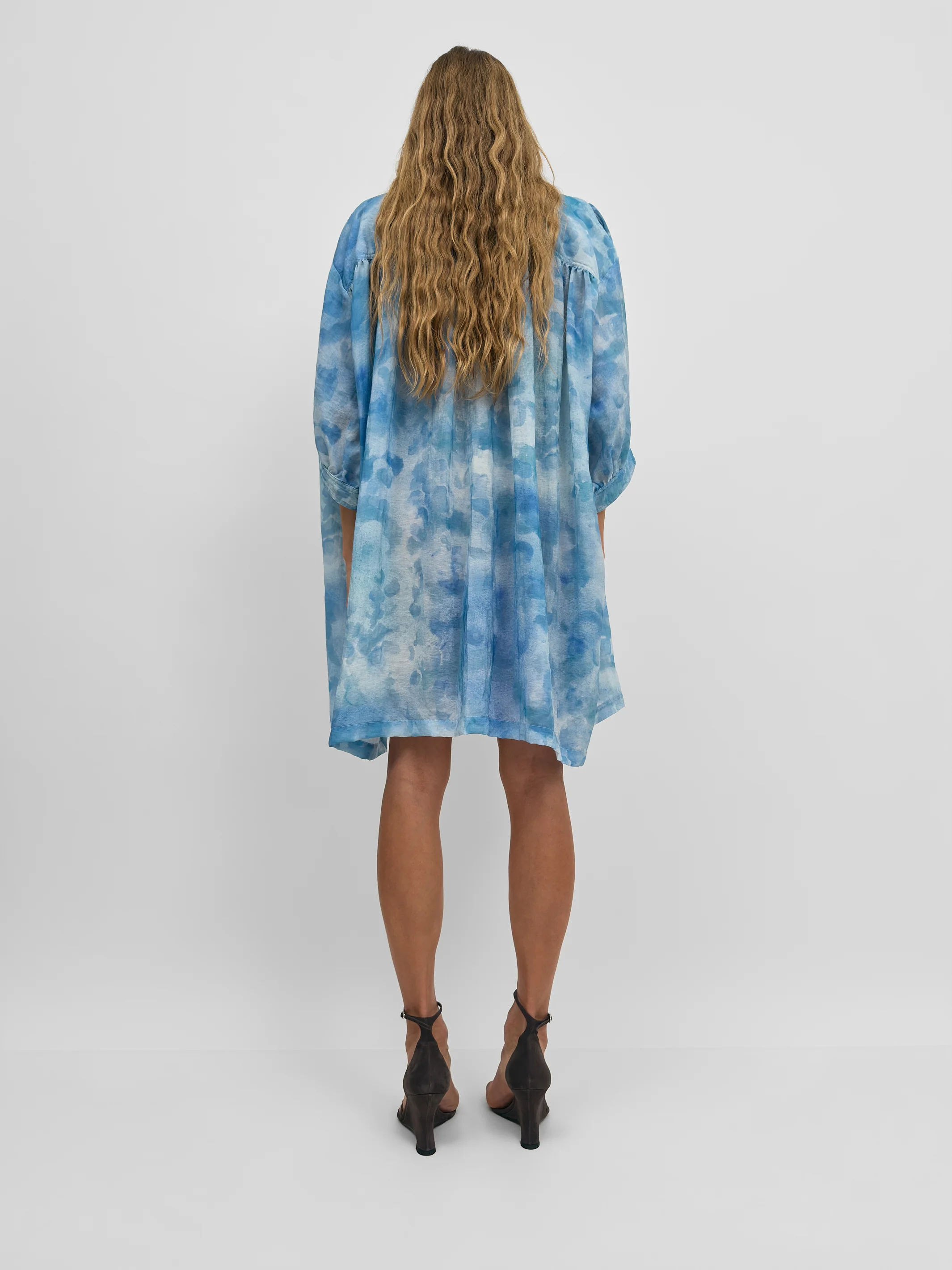 The Titan tunic in Clouds - Image 4