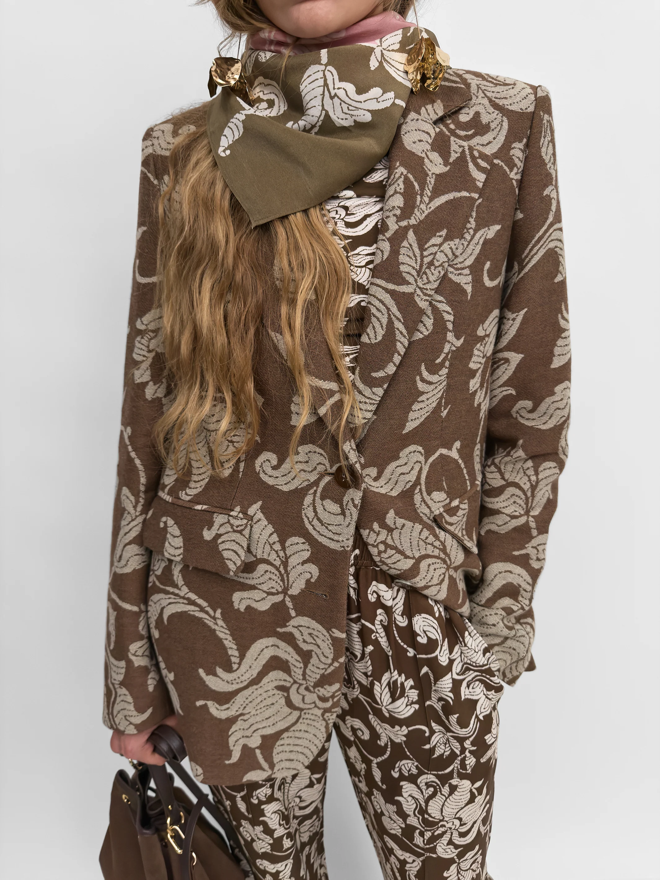 The Viola jacquard blazer in French Lily - Image 3