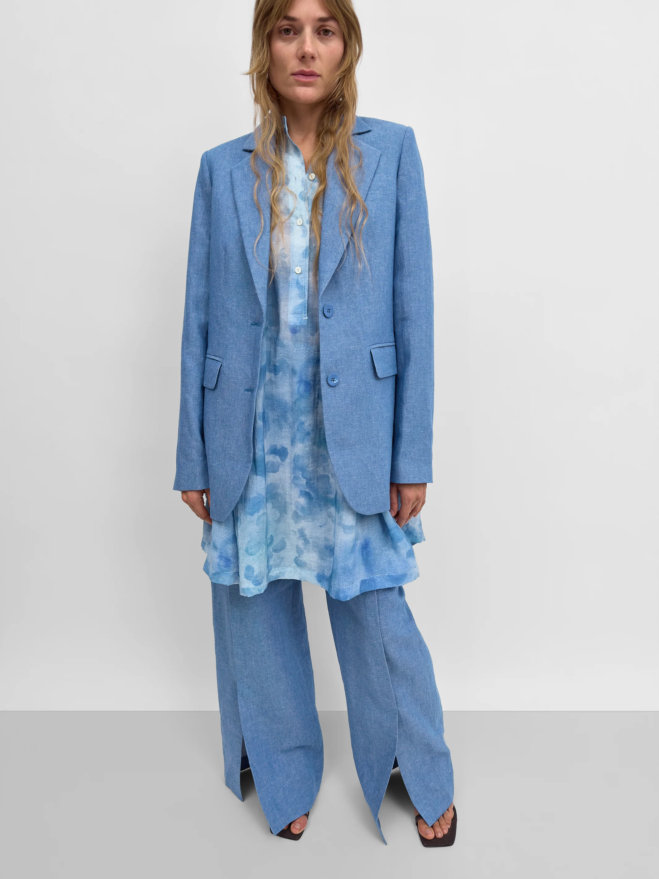 The Viola Lino workwear blazer - Image 2